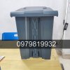 thung-rac-nhua-30L-xam.jpg